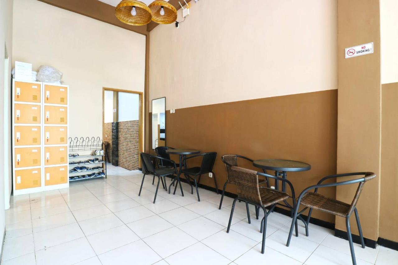 Pondok Backpacker City Square Malang Eksteriør billede